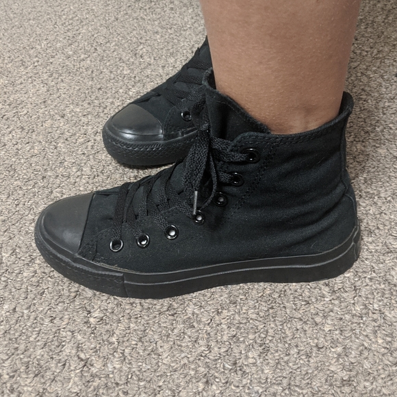 Shoes - Picture 5 of 5